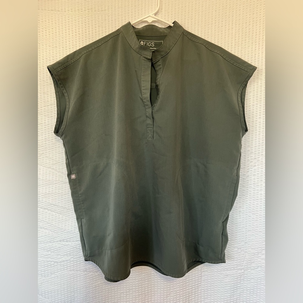 FIGS Rafaela Oversized Moss Scrub Top Women’s